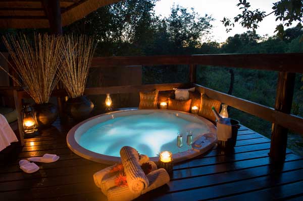 romantic-hot-tub