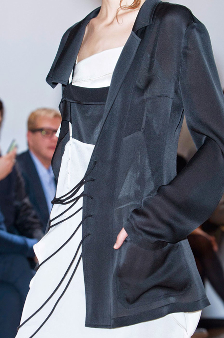 Yohji+Yamamoto+Spring+2015+Details+VoszmMEd-ikx