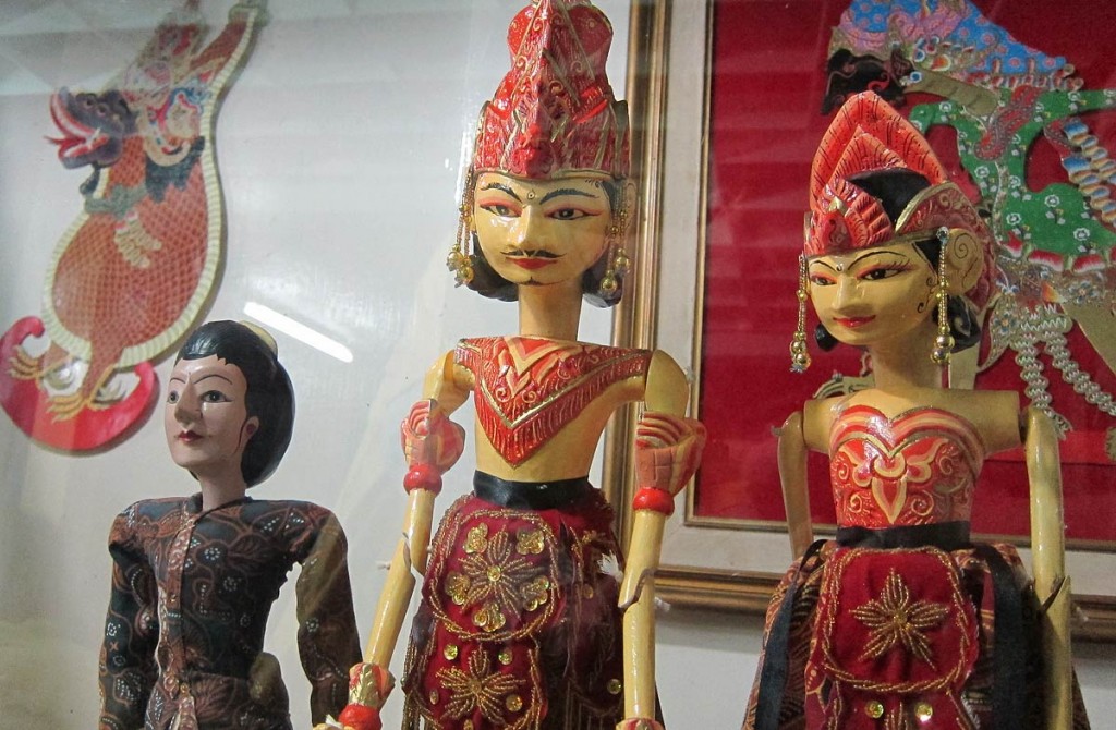 Wayang-Kulit-Indonesia-3